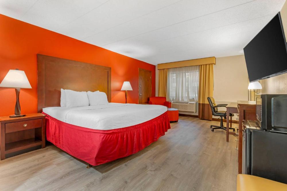 King Room - Non Smoking interior